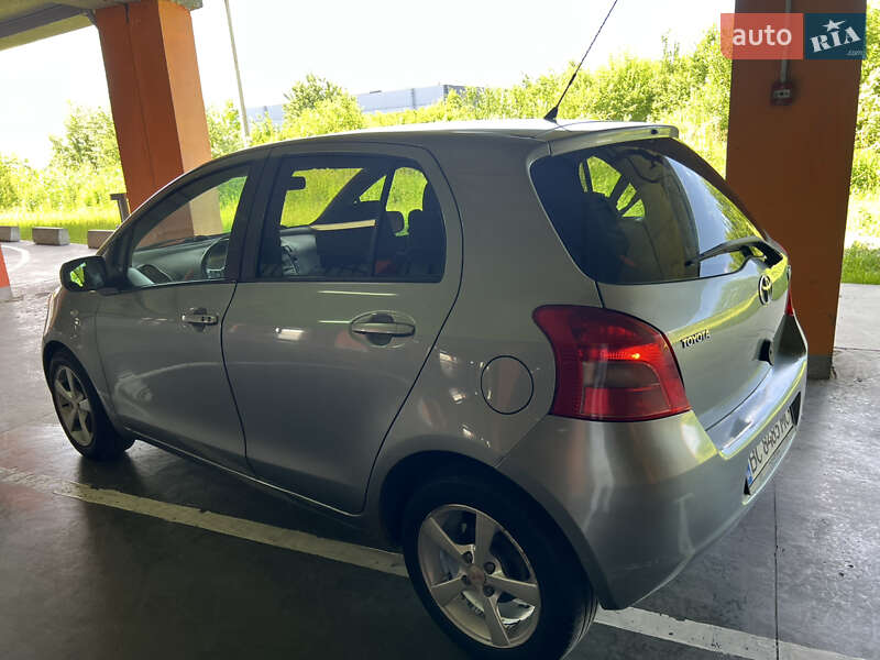 Хетчбек Toyota Yaris 2007 в Львові