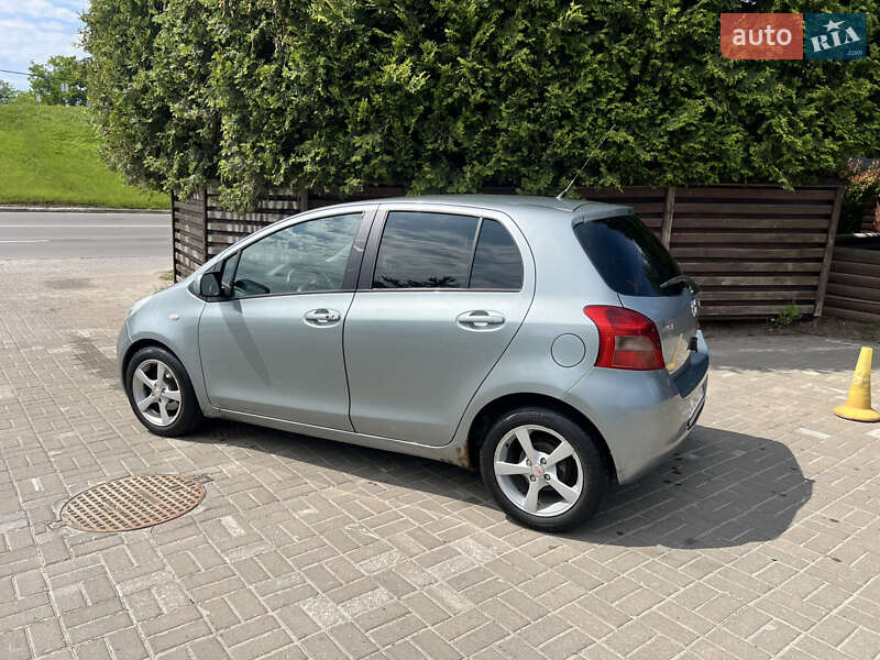 Хетчбек Toyota Yaris 2007 в Львові