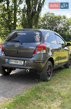 Хетчбек Toyota Yaris 2009 в 