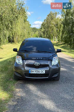 Хэтчбек Toyota Yaris 2009 в Маньковке