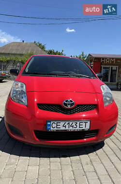 Хэтчбек Toyota Yaris 2011 в Хотине