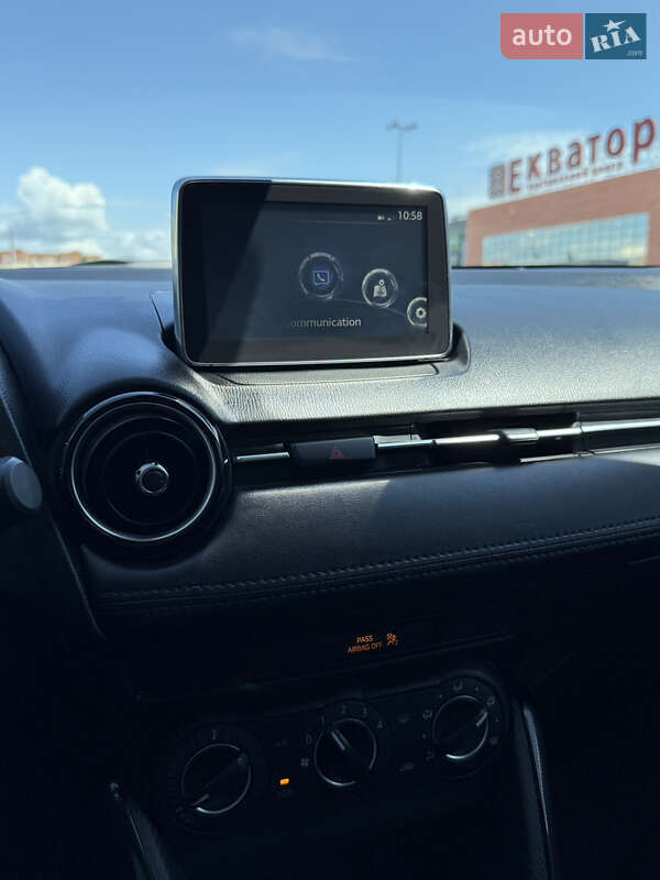 Седан Toyota Yaris 2017 в Полтаве