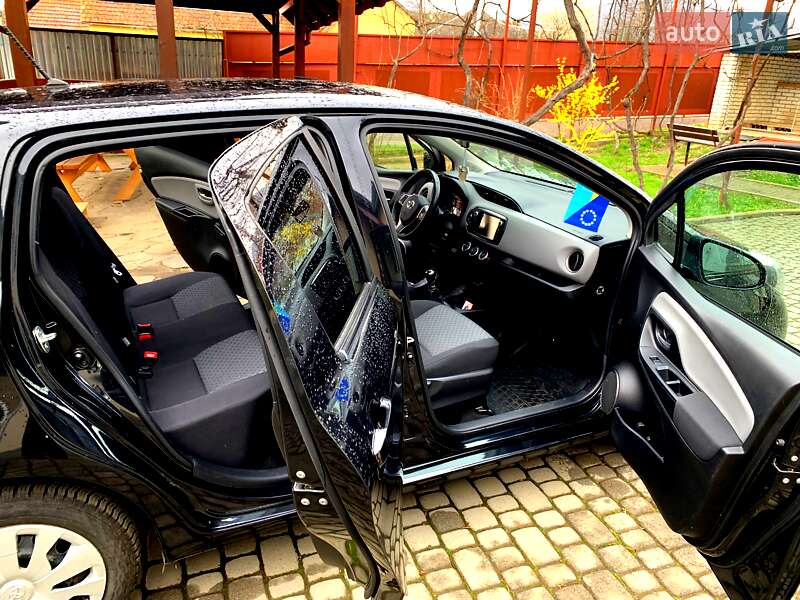 Хэтчбек Toyota Yaris 2014 в Сваляве фото 16 Хэтчбек Toyota Yaris 2014 в Сваляве