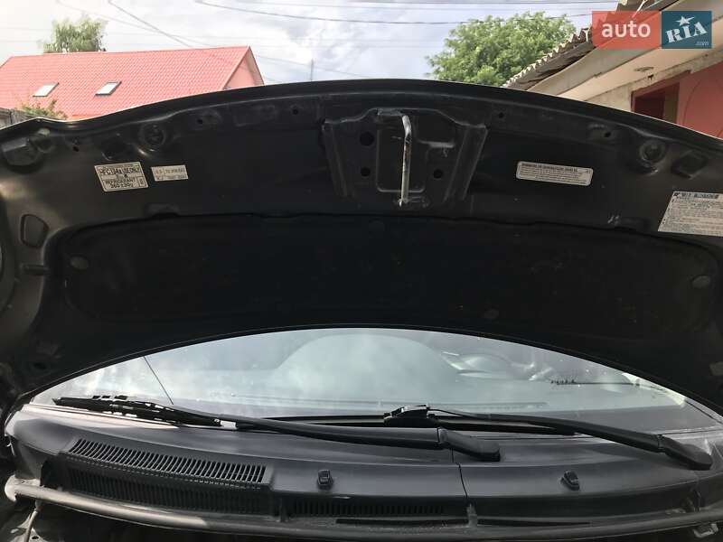 Хэтчбек Toyota Yaris 2011 в Умани