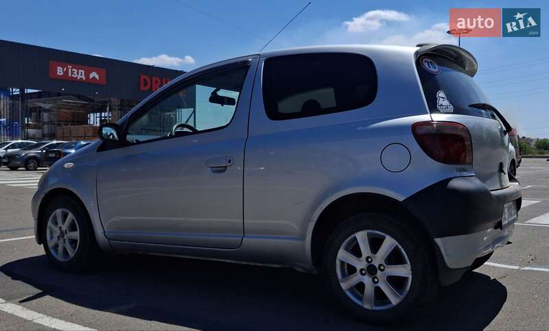 Хетчбек Toyota Yaris 2000 в Миколаєві