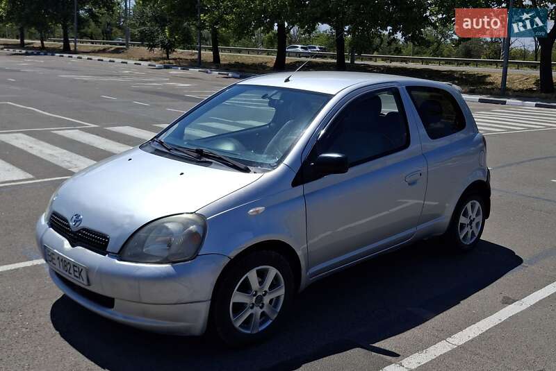 Хетчбек Toyota Yaris 2000 в Миколаєві
