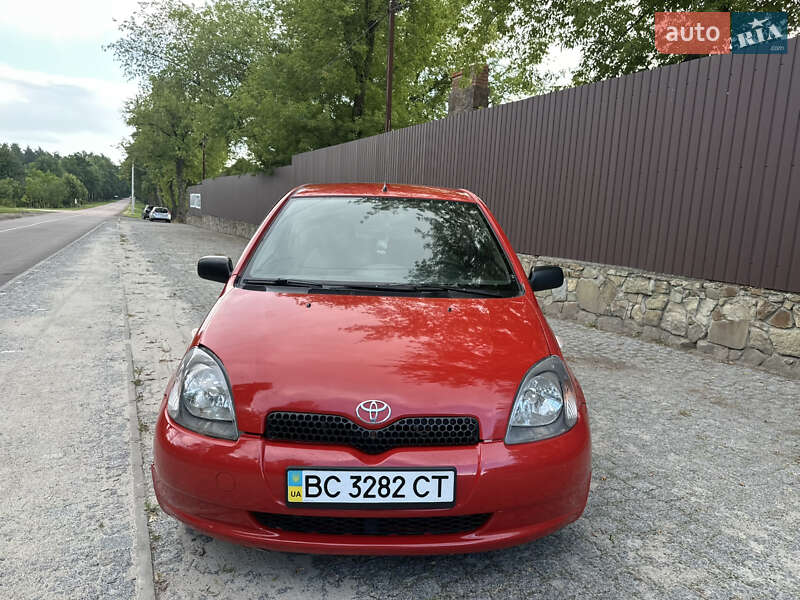 Хэтчбек Toyota Yaris 2000 в Львове