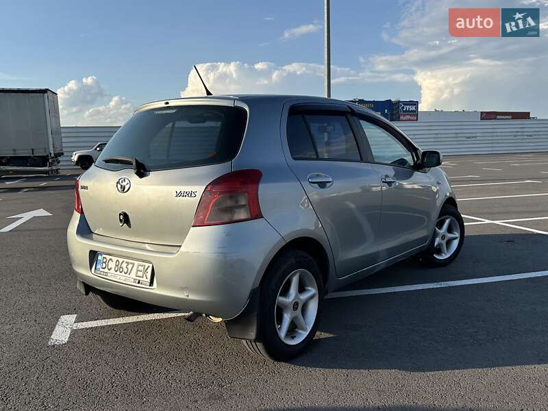 Хетчбек Toyota Yaris 2008 в Львові