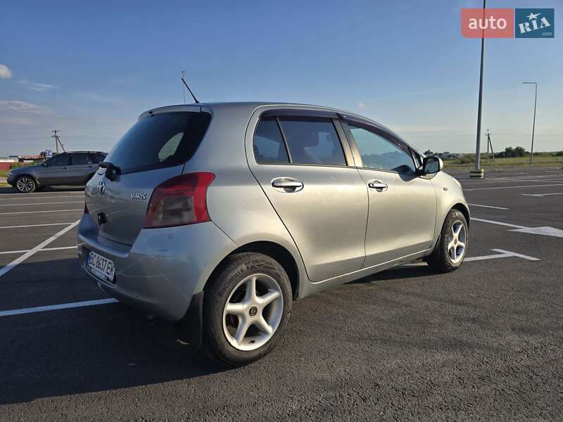 Хетчбек Toyota Yaris 2008 в Львові