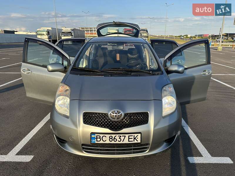 Хетчбек Toyota Yaris 2008 в Львові