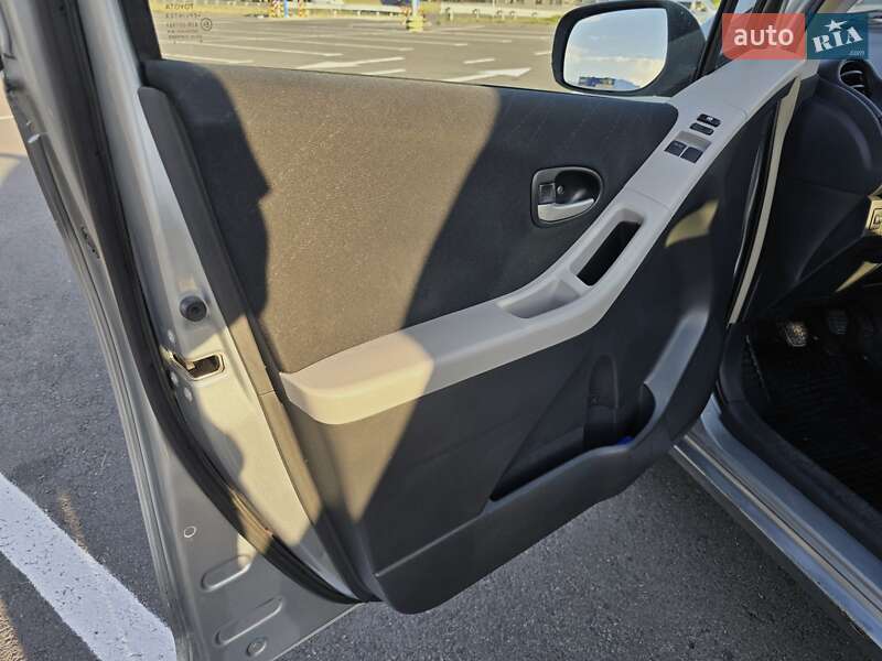 Хетчбек Toyota Yaris 2008 в Львові