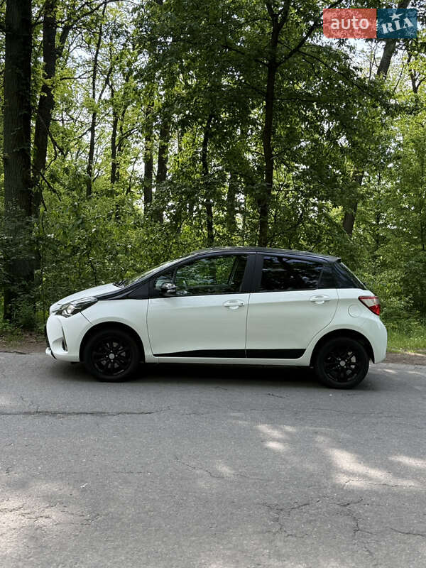 Хэтчбек Toyota Yaris 2017 в Киеве
