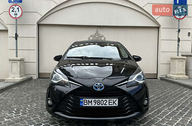 Хэтчбек Toyota Yaris 2018 в 