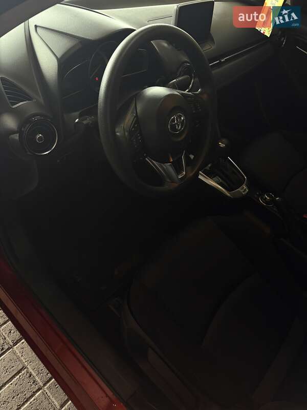 Седан Toyota Yaris 2016 в Киеве