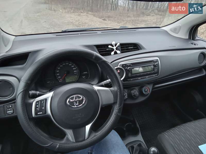 Toyota Yaris 2012