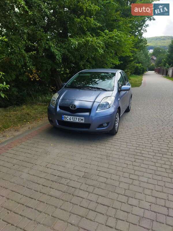 Хэтчбек Toyota Yaris 2010 в Львове