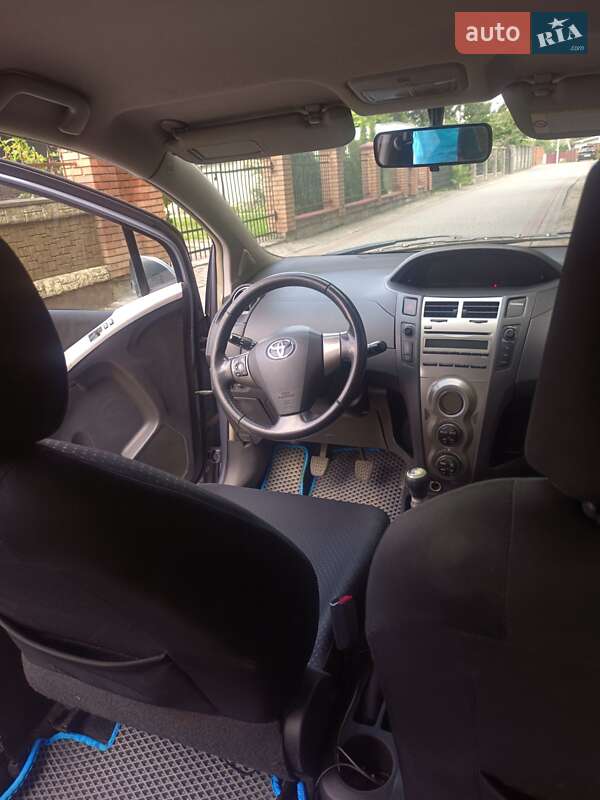 Хэтчбек Toyota Yaris 2010 в Львове