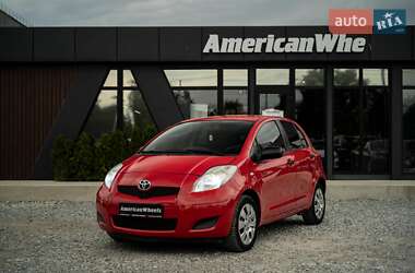 Хэтчбек Toyota Yaris 2011 в Черновцах