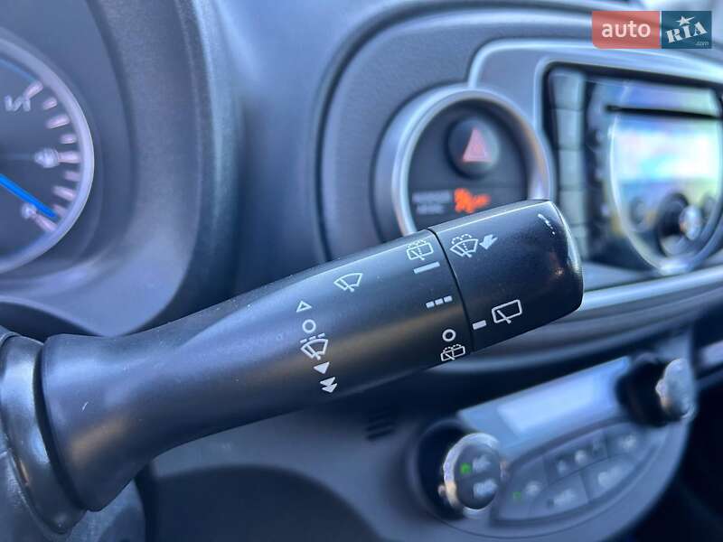 Хетчбек Toyota Yaris 2012 в Одесі