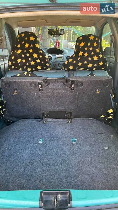 Хэтчбек Toyota Yaris 1999 в Ахтырке