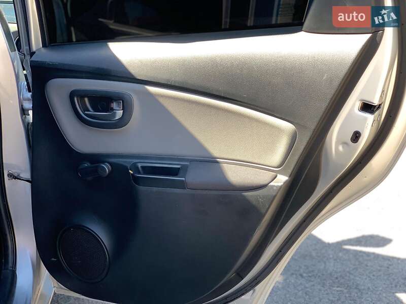 Хэтчбек Toyota Yaris 2014 в Виннице фото 22 Хэтчбек Toyota Yaris 2014 в Виннице