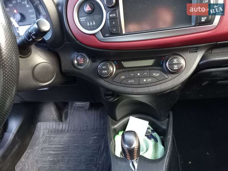 Хэтчбек Toyota Yaris 2012 в Львове фото 17 Хэтчбек Toyota Yaris 2012 в Львове