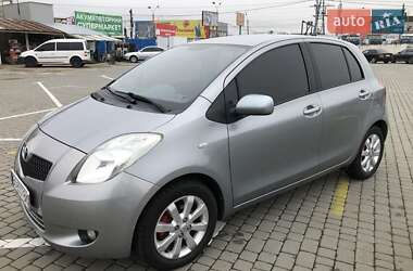 Хэтчбек Toyota Yaris 2008 в Черновцах