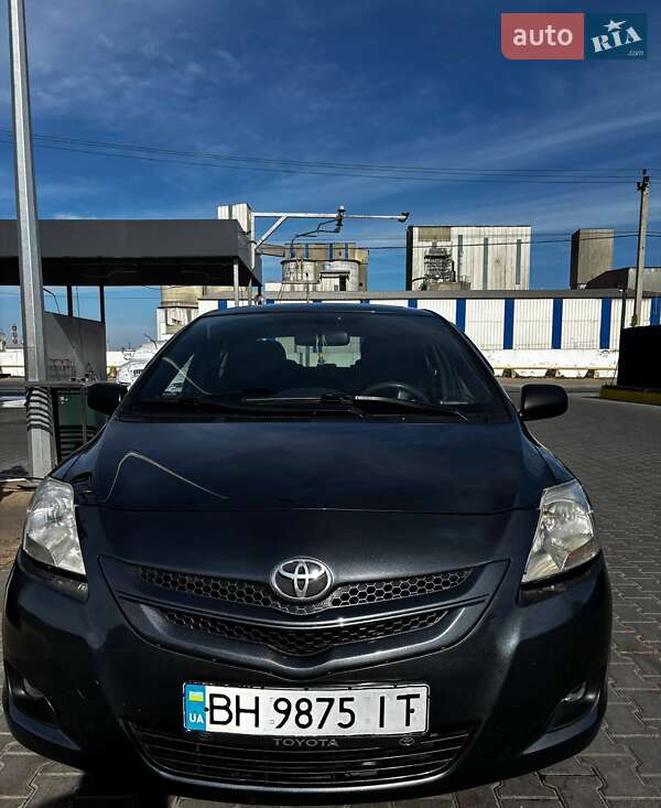 Седан Toyota Yaris 2006 в Одессе