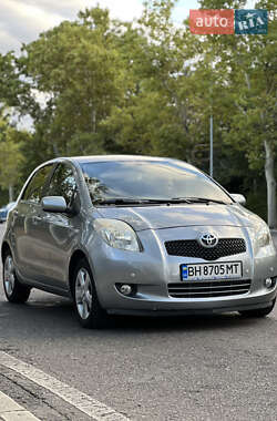 Хэтчбек Toyota Yaris 2006 в Одессе