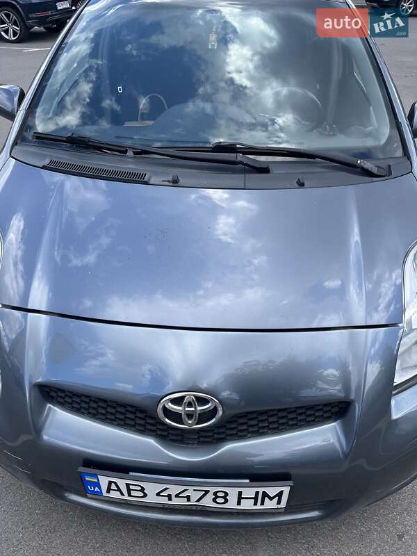 Хэтчбек Toyota Yaris 2009 в Виннице