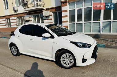 Хетчбек Toyota Yaris 2022 в Ромнах