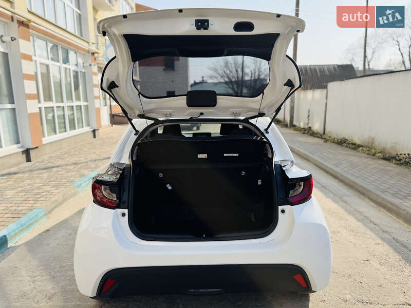 Хэтчбек Toyota Yaris 2022 в Ромнах