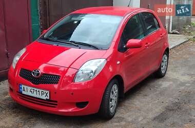 Хэтчбек Toyota Yaris 2008 в Киеве