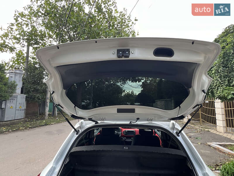 Хетчбек Toyota Yaris 2016 в Одесі