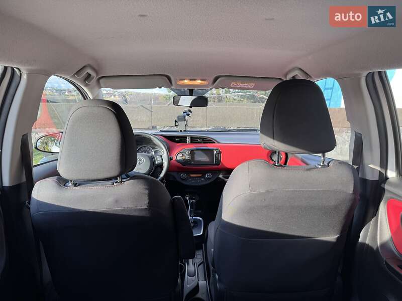 Хэтчбек Toyota Yaris 2015 в Киеве фото 15 Хэтчбек Toyota Yaris 2015 в Киеве