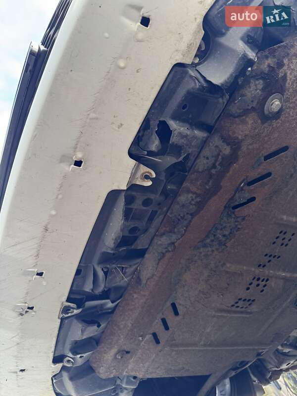 Хэтчбек Toyota Yaris 2015 в Киеве фото 29 Хэтчбек Toyota Yaris 2015 в Киеве