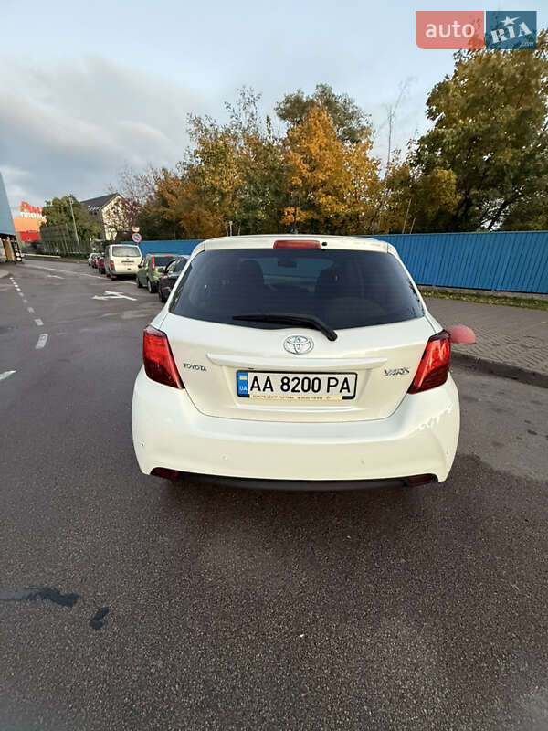 Хэтчбек Toyota Yaris 2014 в Киеве