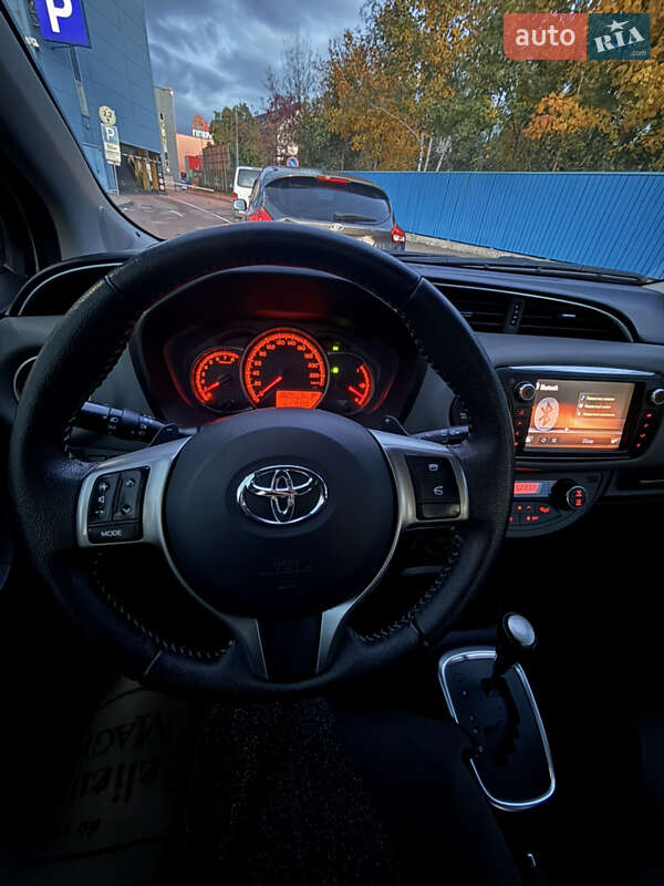 Хэтчбек Toyota Yaris 2014 в Киеве
