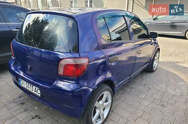 Хэтчбек Toyota Yaris 1999 в 