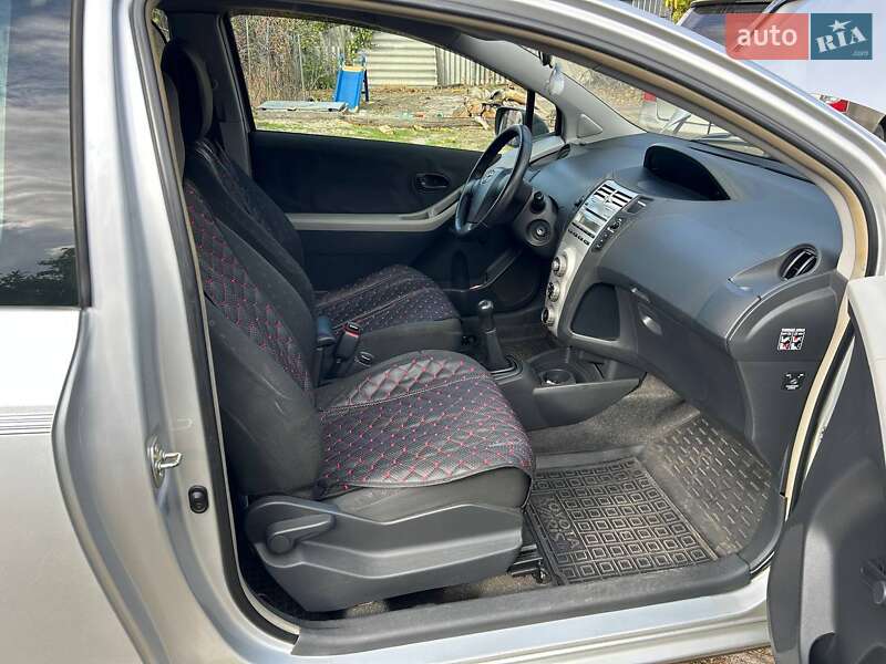Хетчбек Toyota Yaris 2006 в Новомосковську фото 6 Хетчбек Toyota Yaris 2006 в Новомосковську
