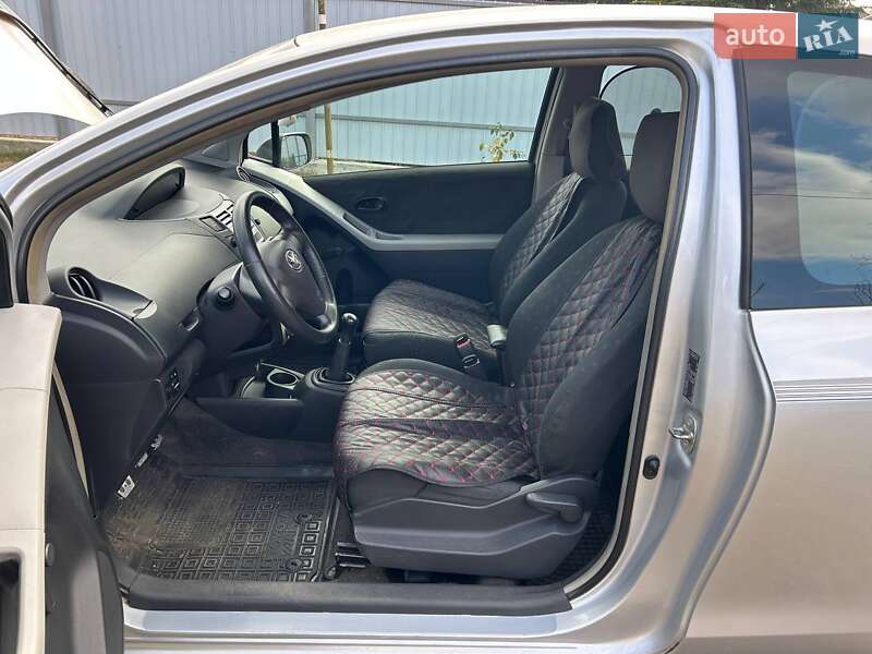 Хетчбек Toyota Yaris 2006 в Новомосковську фото 11 Хетчбек Toyota Yaris 2006 в Новомосковську