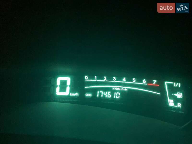 Хетчбек Toyota Yaris 2006 в Новомосковську фото 16 Хетчбек Toyota Yaris 2006 в Новомосковську