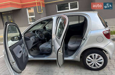 Хэтчбек Toyota Yaris 2000 в  фото 5 Хэтчбек Toyota Yaris 2000 в