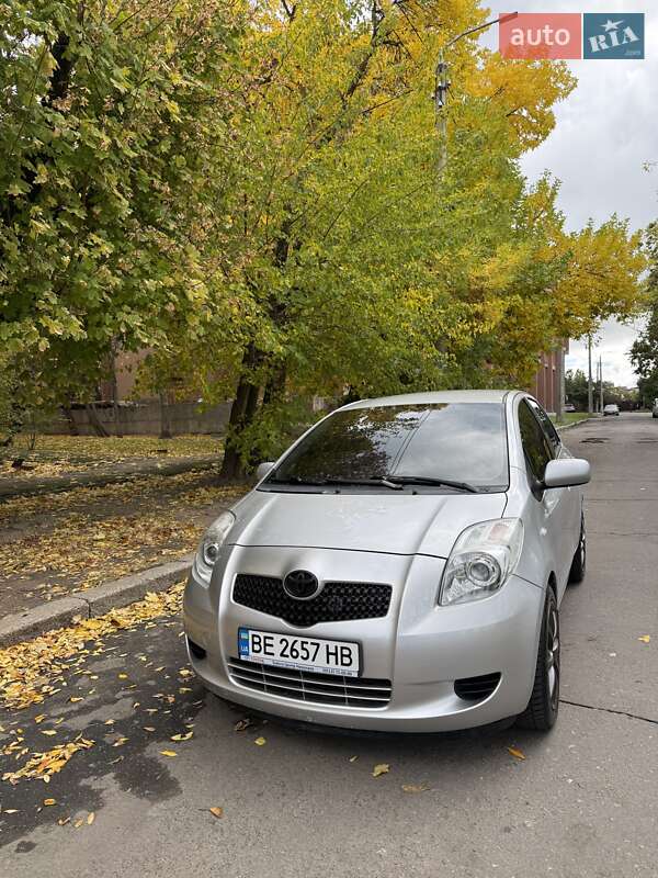 Хэтчбек Toyota Yaris 2006 в Николаеве