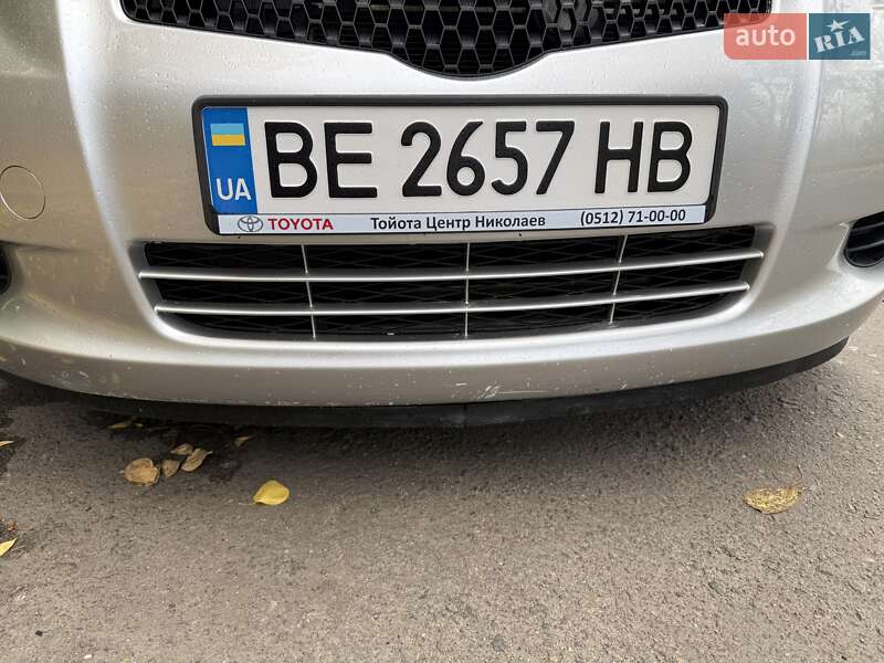 Хэтчбек Toyota Yaris 2006 в Николаеве