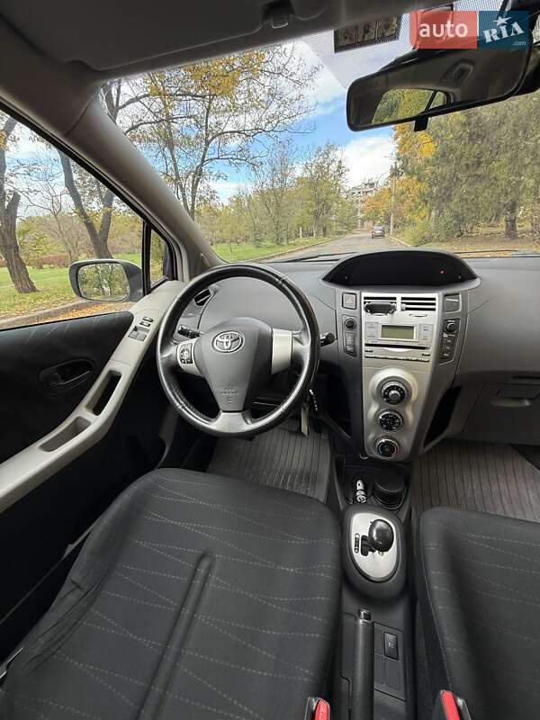 Хэтчбек Toyota Yaris 2006 в Николаеве