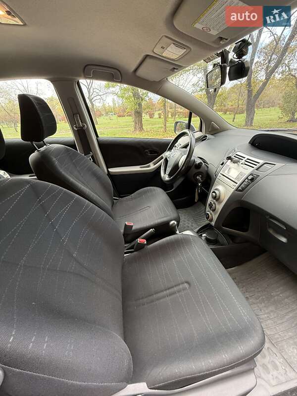 Хэтчбек Toyota Yaris 2006 в Николаеве