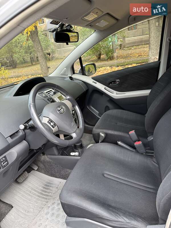 Хэтчбек Toyota Yaris 2006 в Николаеве