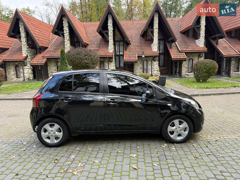Хэтчбек Toyota Yaris 2006 в Львове