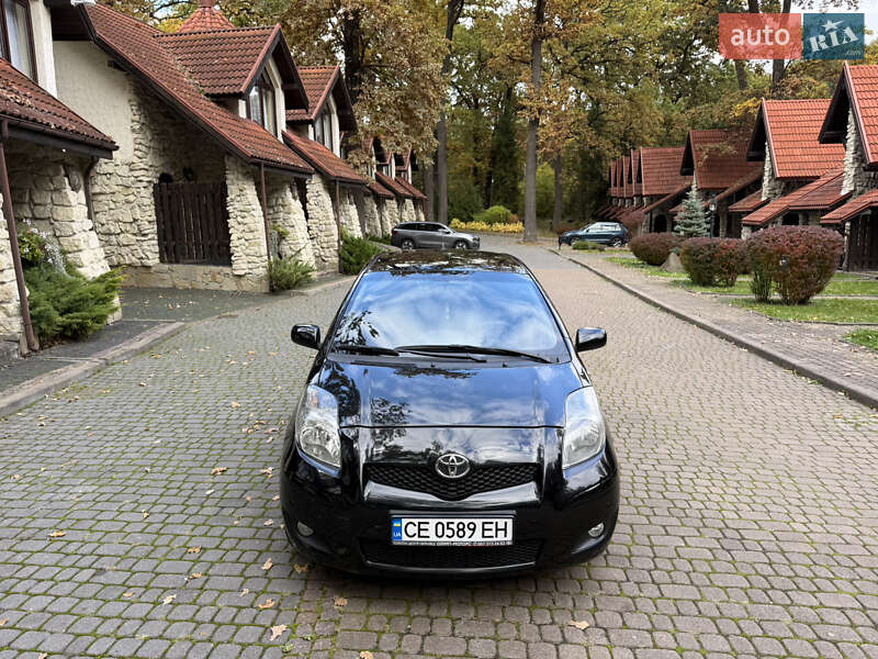 Хэтчбек Toyota Yaris 2006 в Львове